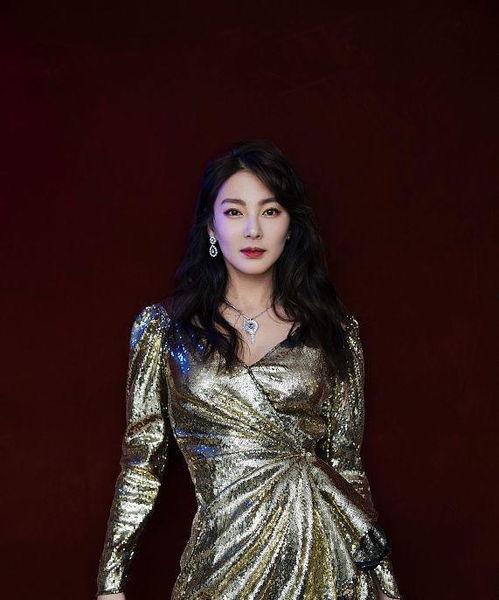 娱乐吃瓜张雨绮田馥甄,揭秘娱乐圈的甜蜜与苦涩